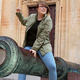 Illustration for article titled Tour Guide Always Builds In 10 Minutes For Everyone In Group To Mount Cannon Like Horse